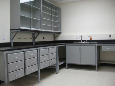 实验室家具的三要素：安全 效率 舒适